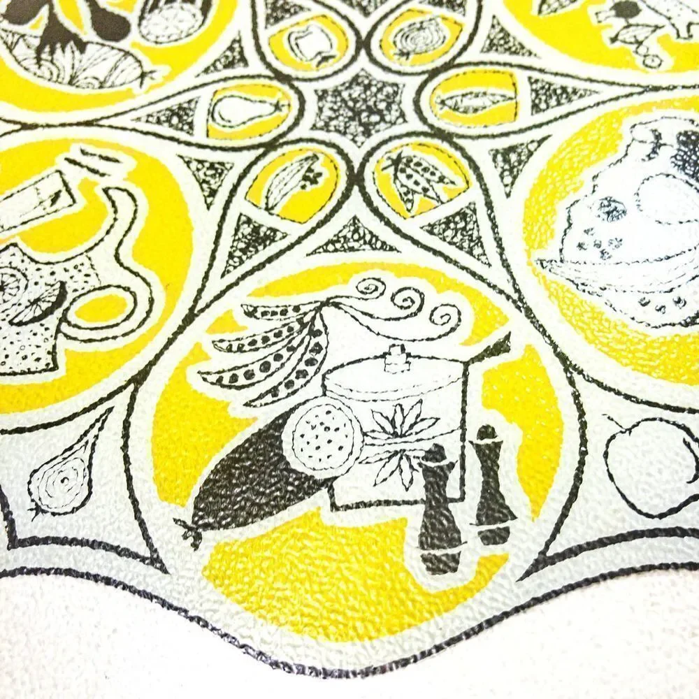 Vintage Retro Graphics Round Glass Cutting Board